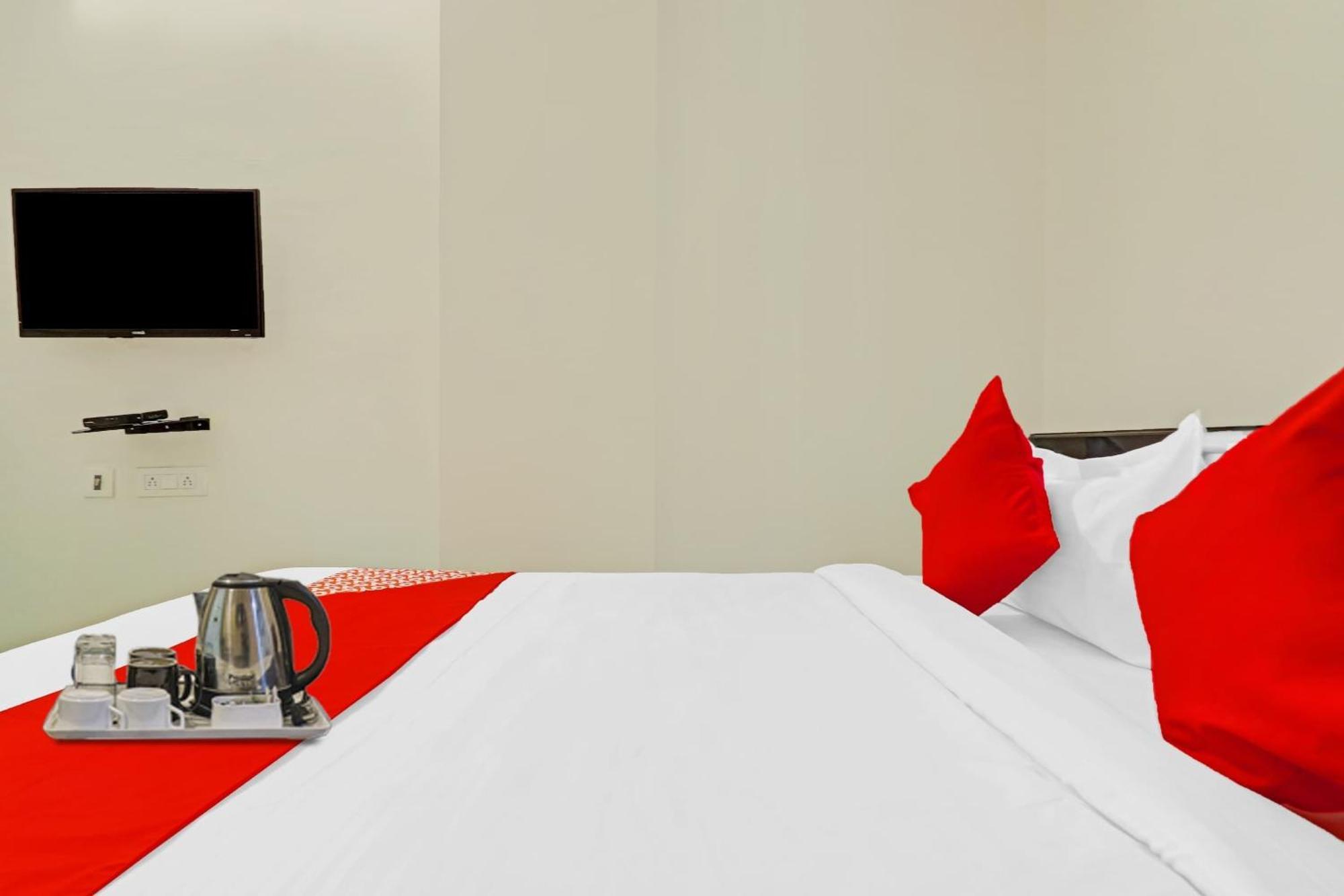 Oyo Happy Stay Hotels Гайдарабад Екстер'єр фото
