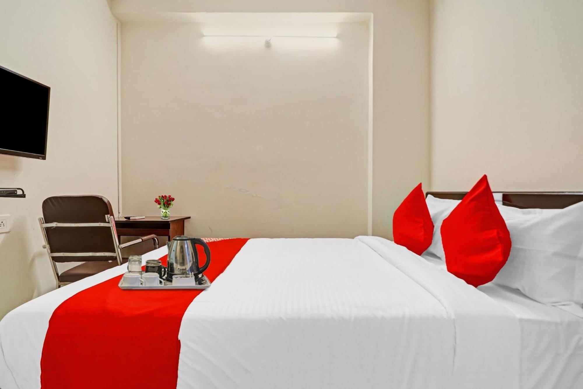 Oyo Happy Stay Hotels Гайдарабад Екстер'єр фото